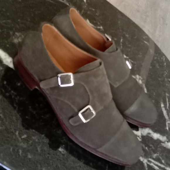 Custom handmade in Mallorca Spain, a special dark Olive suede double strap - Picture 3 of 9